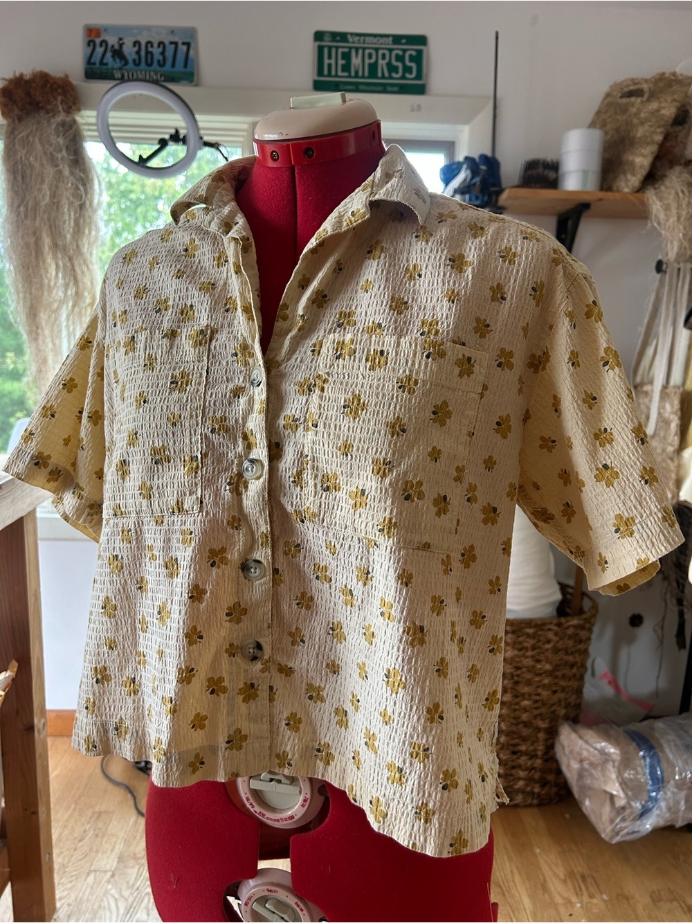 Toad&Co organic cotton sear-sucker Short-Sleeve Top with Mustard Floral Print